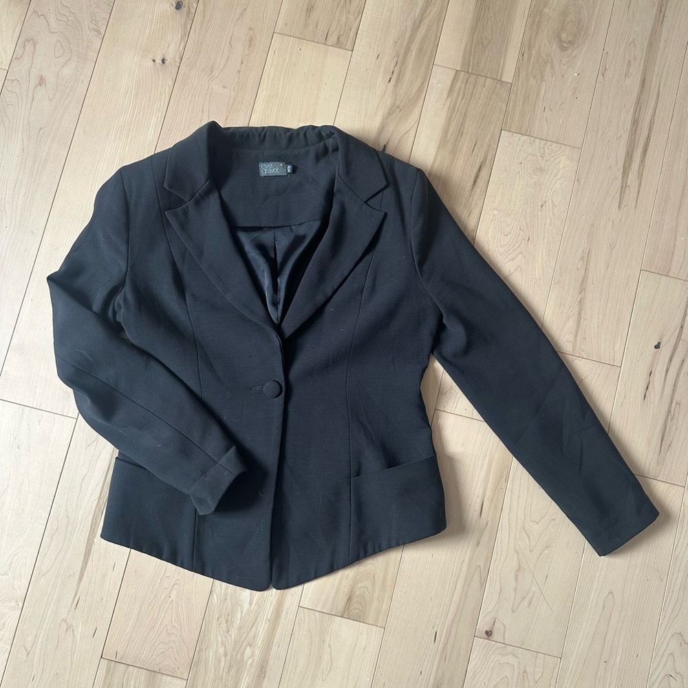 Eve Black Tailored Blazer with Notched Lapels